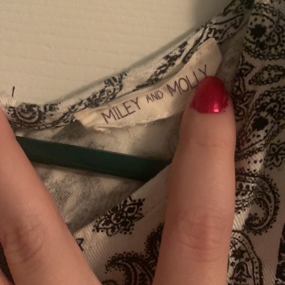 Miley and Molly white and black bandanna shirt size small - Picture 2 of 2